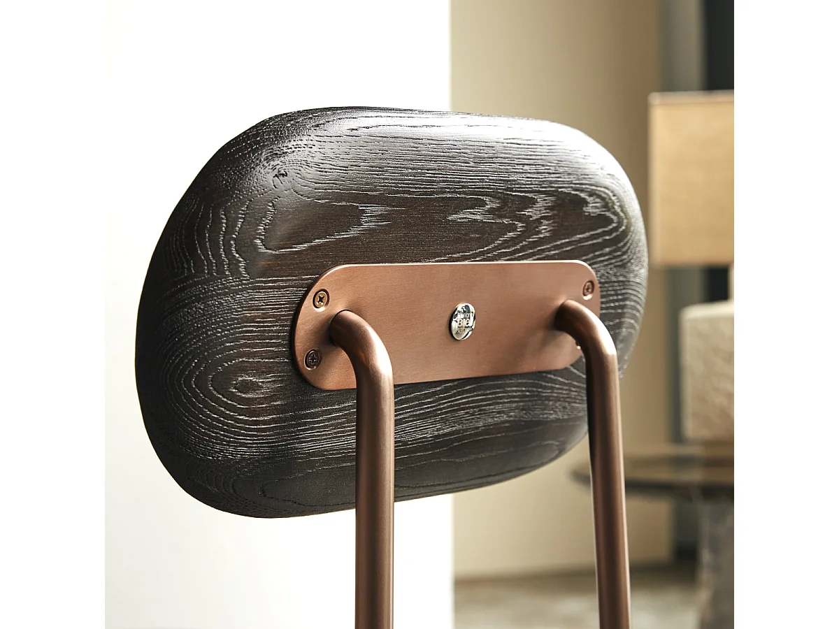 Sedia Yutapi Mohawk choco in legno di quercia