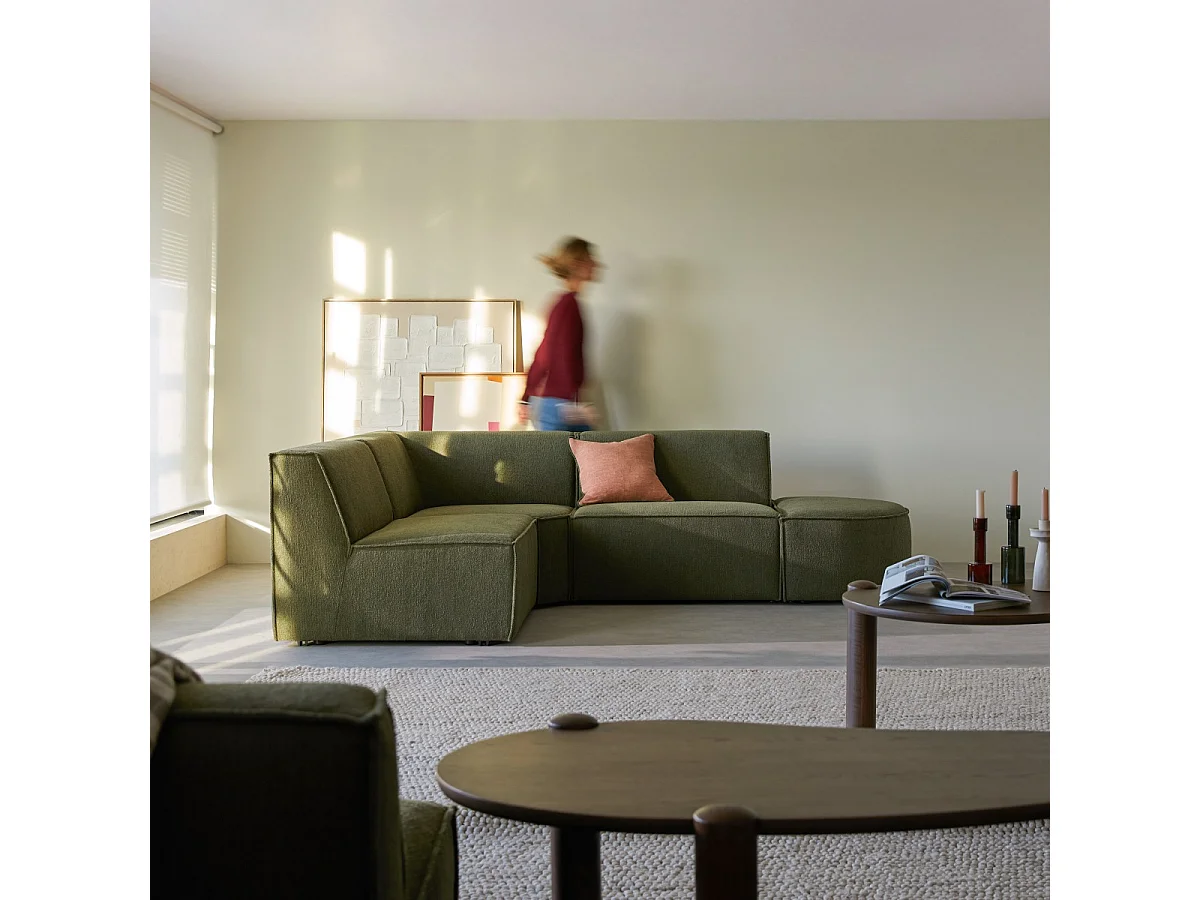 Divano ad angolo modulabile Dario 4-5 posti in tessuto color mogano