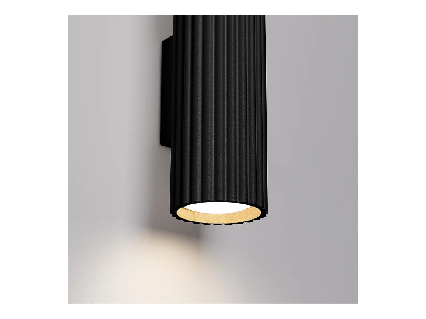 Wandlamp Gloow minimalistisch van  - 2 lichtbronnen 3000K - L.6,5 x H.20 cm - zwart