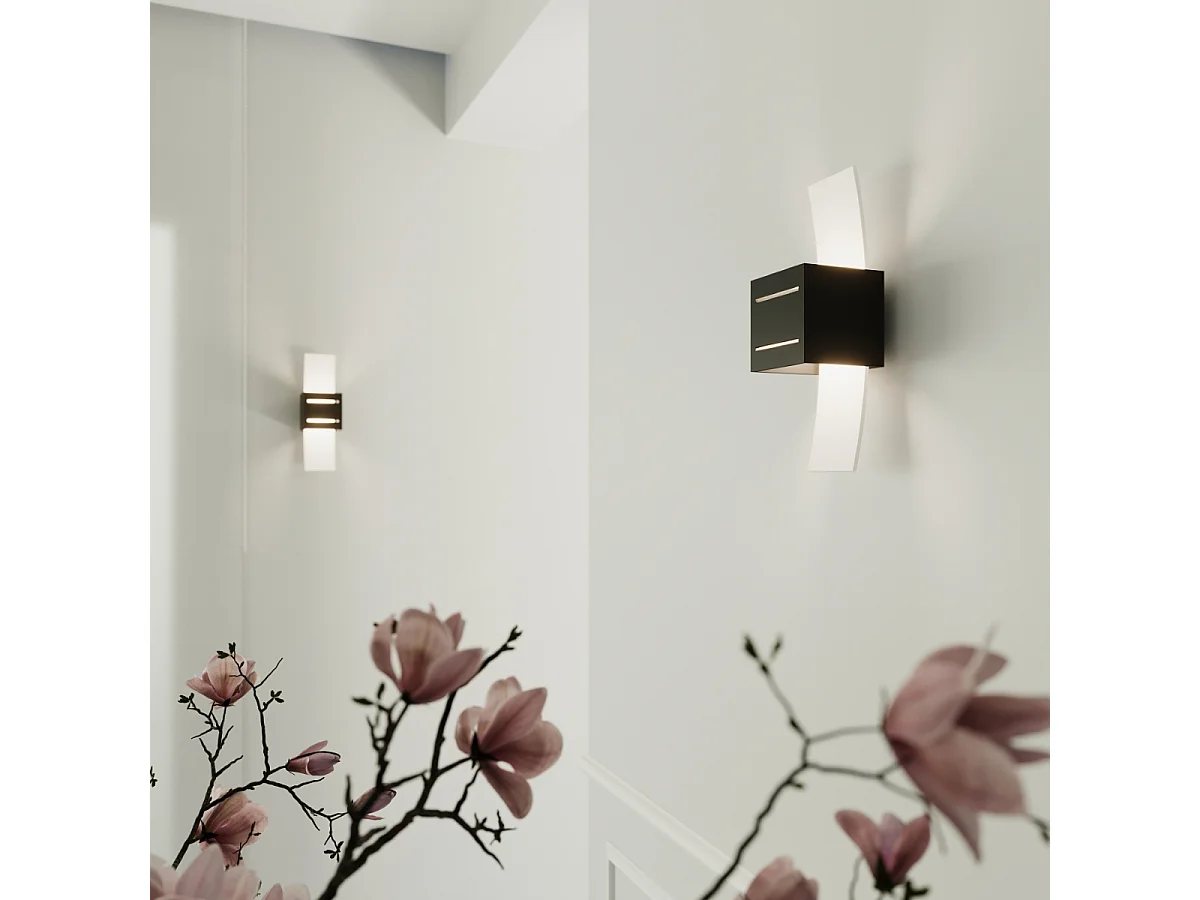 Appliques Solenix moderne en aluminium/verre - 1 sources lumineuses 4000K - L.10 x H.30 cm - noir