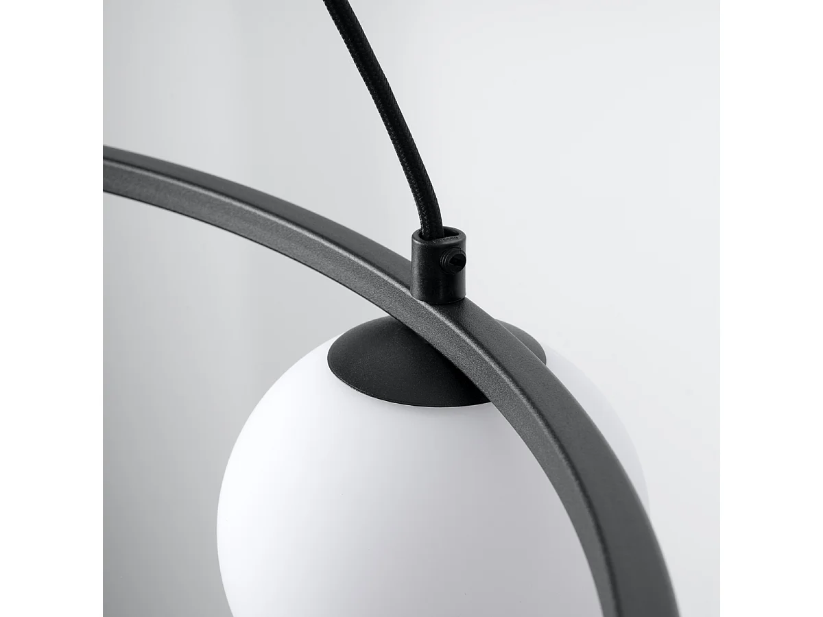 Lustres Zynfi moderne en acier/verre - 3 sources lumineuses 4000K - L.65 x H.98 cm - noir