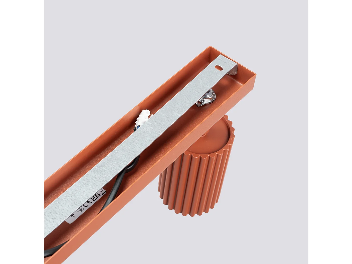 Plafonnier Gloow minimaliste en aluminium - 4 sources lumineuses 4000K - L.81 x H.16,5 cm - ocre rouge