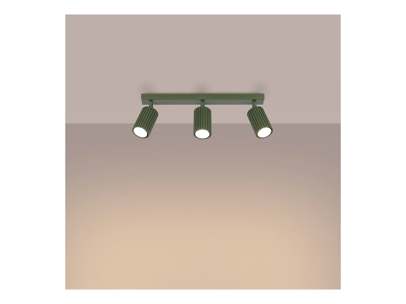 Plafondlamp Gloow minimalistisch van  - 3 lichtbronnen 3000K - L.45 x H.16,5 cm - olijfgroen