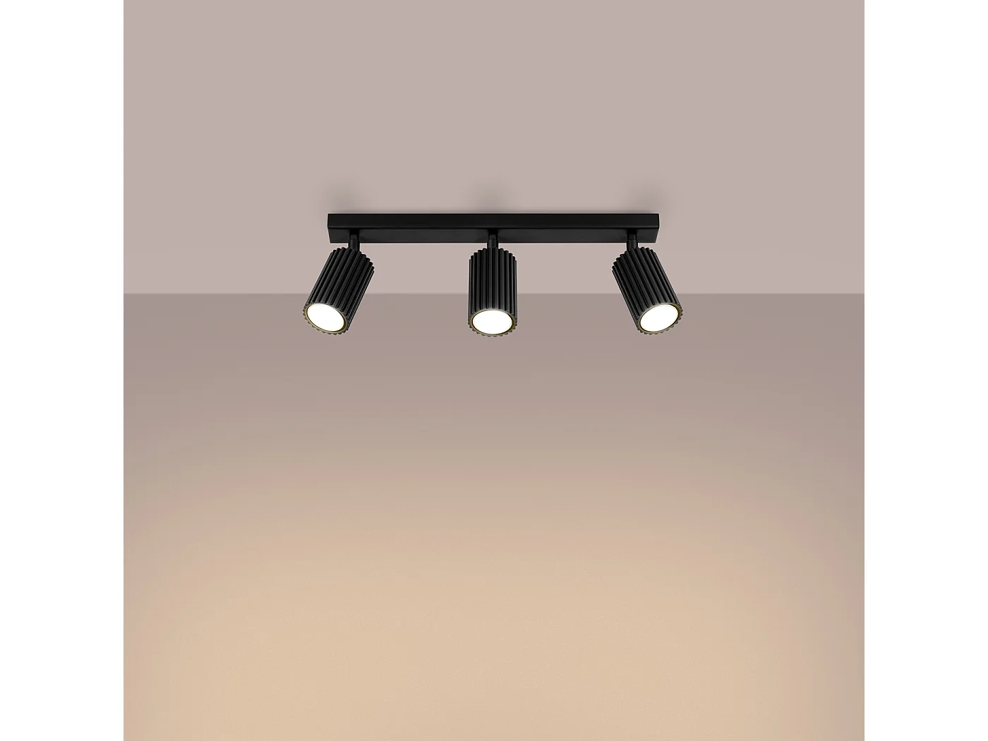 Plafonnier Gloow minimaliste en aluminium - 3 sources lumineuses 3000K - L.45 x H.16,5 cm - noir