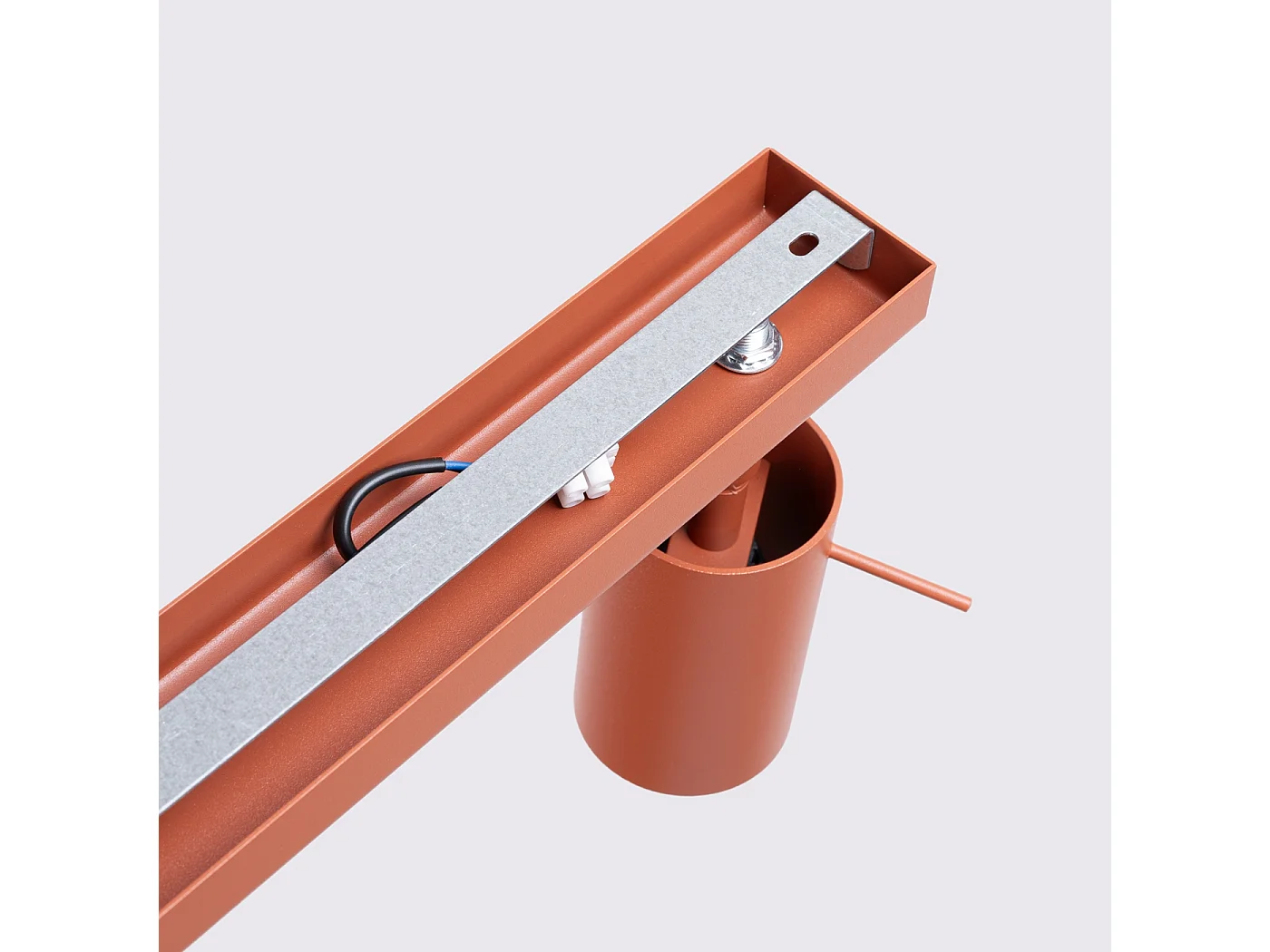 Plafonnier Briix moderne en acier - 3 sources lumineuses 4000K - L.45 x H.17 cm - ocre rouge