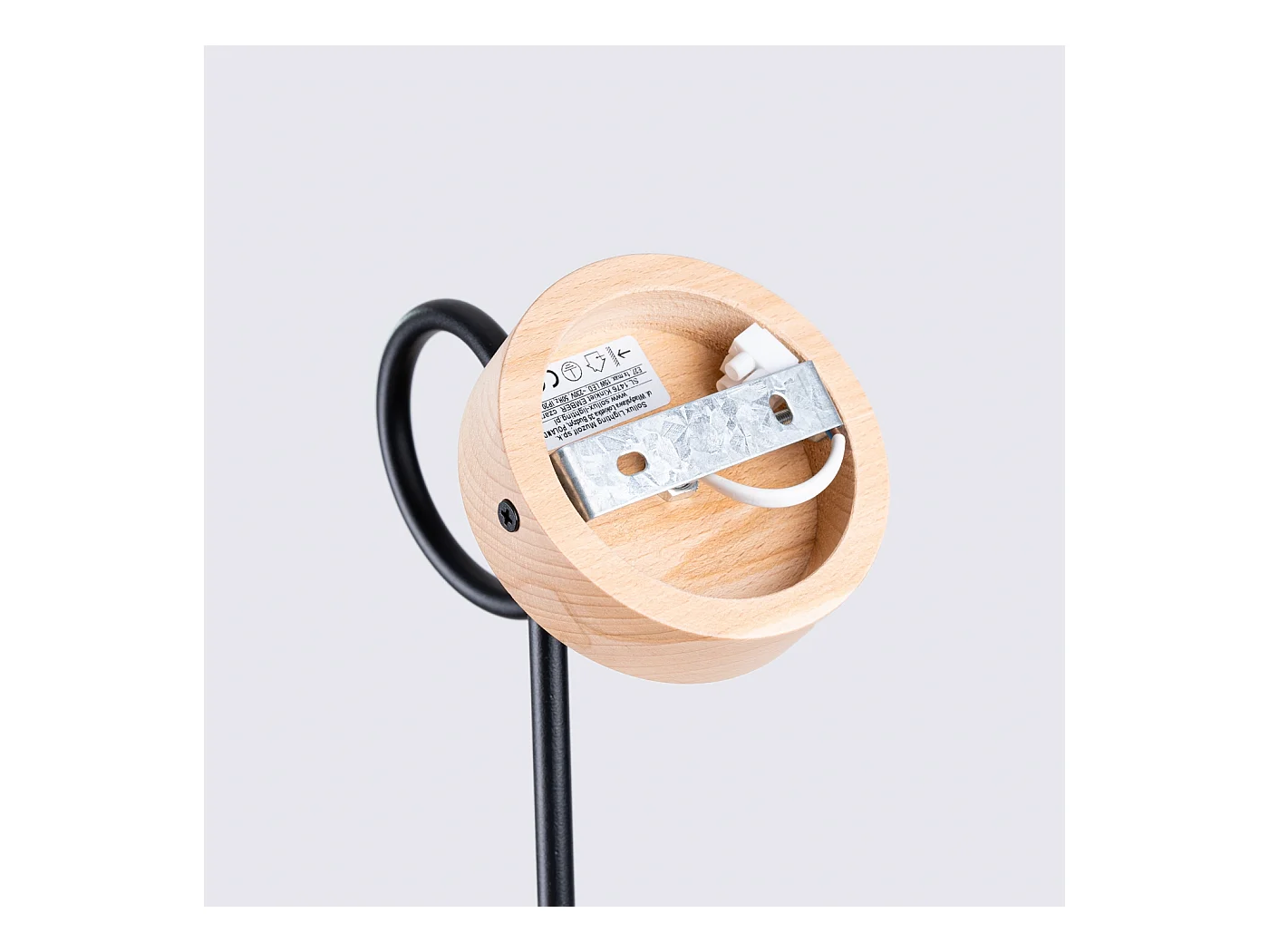 Wandlamp Sparkon minimalistisch van  - 1 lichtbronnen 3000K - L.10 x H.24 cm - zwart/natuurlijk hout