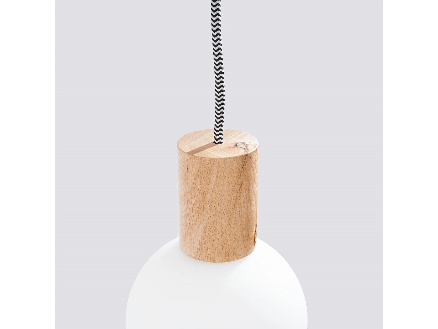 Lampa ścienna loft Zynto, drewno/szkło - 1 źródło światła 4000K - L.6 x H.67 cm - naturalne drewno/biały/czarny