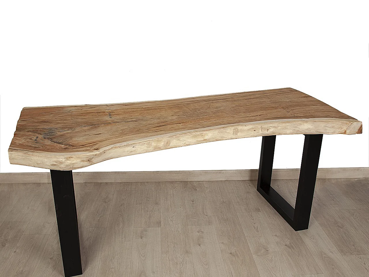 MESA COMEDOR MADERA PIE METALdale un toque diferente a tu hogar