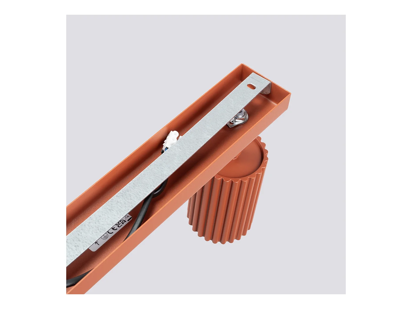 Plafondlamp Gloow minimalistisch van  - 3 lichtbronnen 3000K - L.45 x H.16,5 cm - rode oker