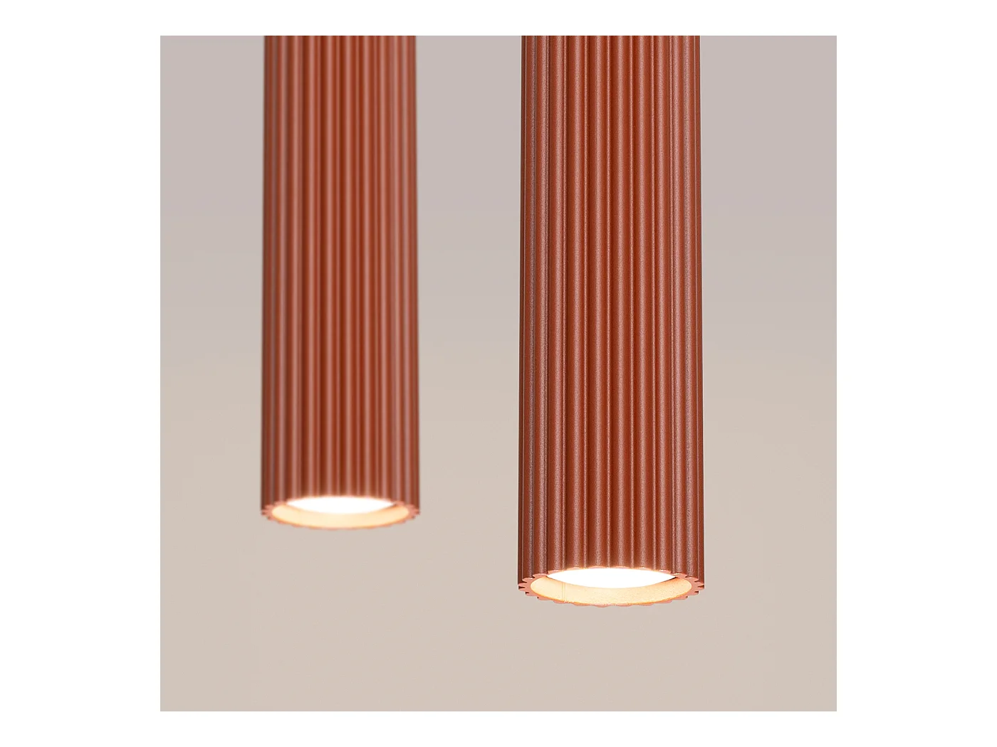 Hanglamp Gloow minimalistisch van  - 2 lichtbronnen 3000K - L.30 x H.90 cm - rode oker