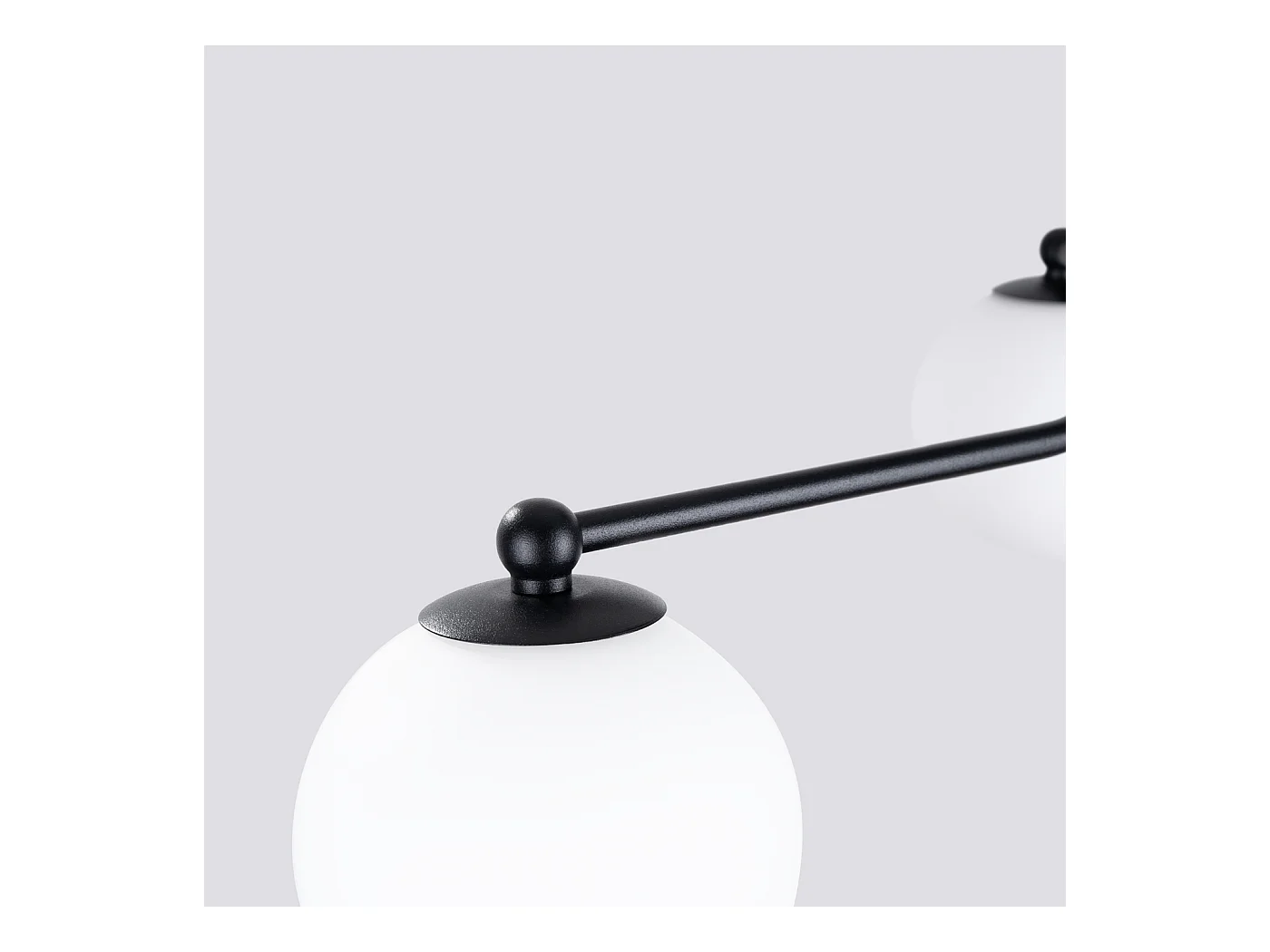 Kroonluchter Bealy minimalistisch van  - 3 lichtbronnen 3000K - L.62 x H.29 cm - zwart/wit