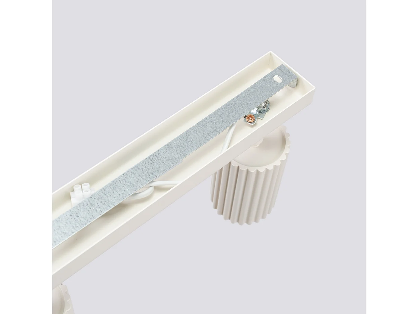 Plafonnier Gloow minimaliste en aluminium - 6 sources lumineuses 4000K - L.117 x H.16,5 cm - beige