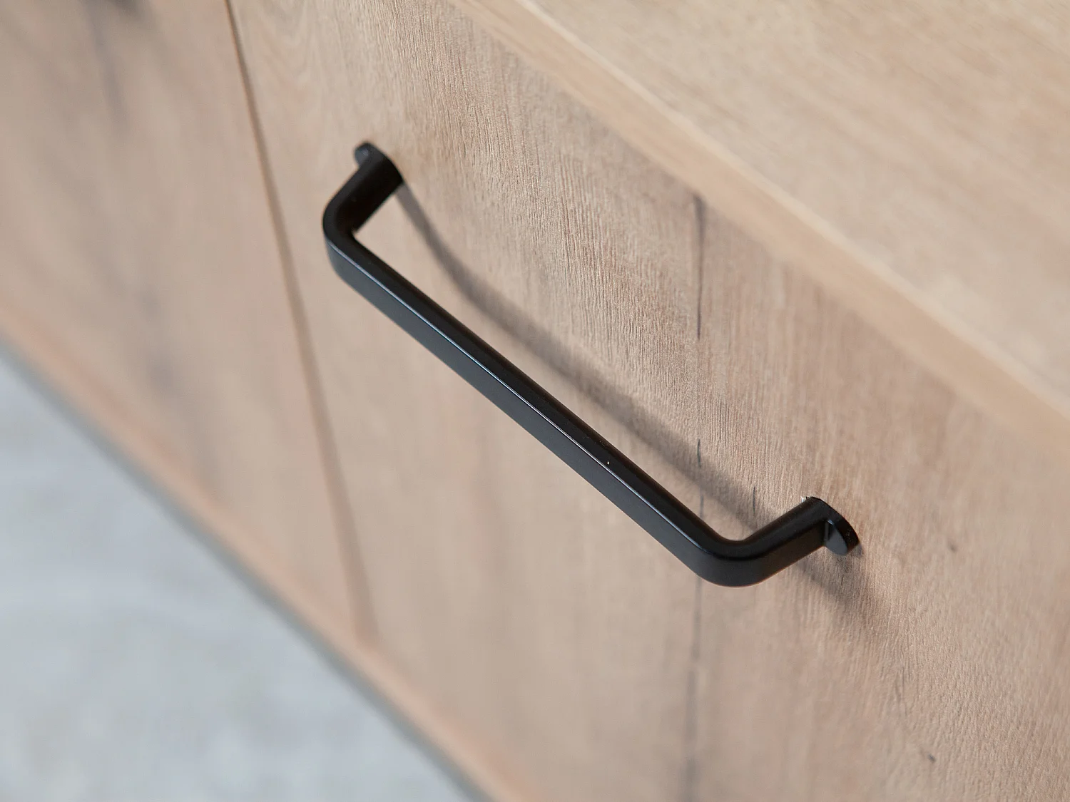 Buffet commode meuble de rangement 3 portes coloris chêne doré/effet marbre noir - Longueur 180 x Profondeur 40 x Hauteur 85 cm