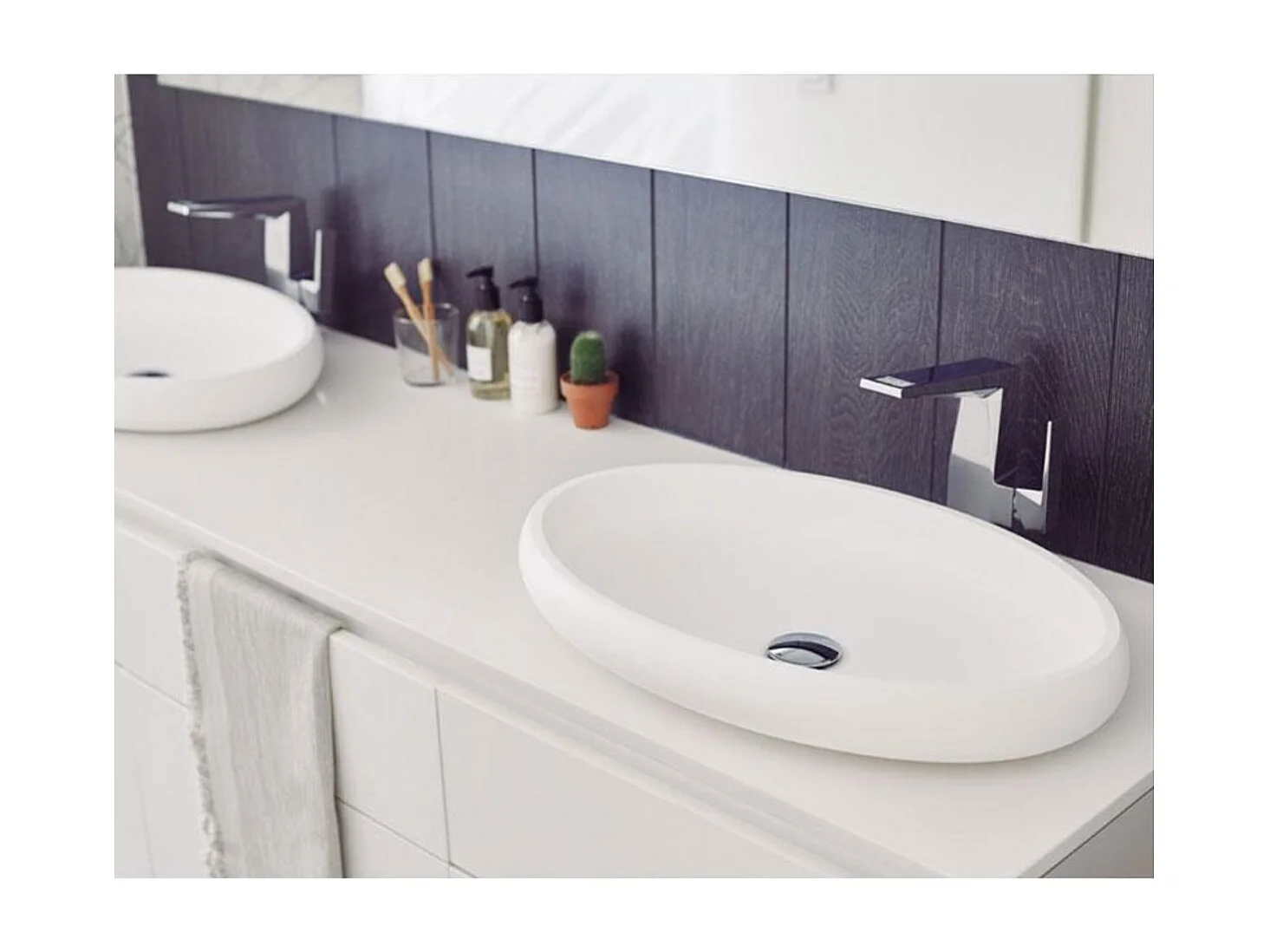 Ovales Aufsatzwaschbecken aus Sanydur ESLIDA 60 x 40 cm