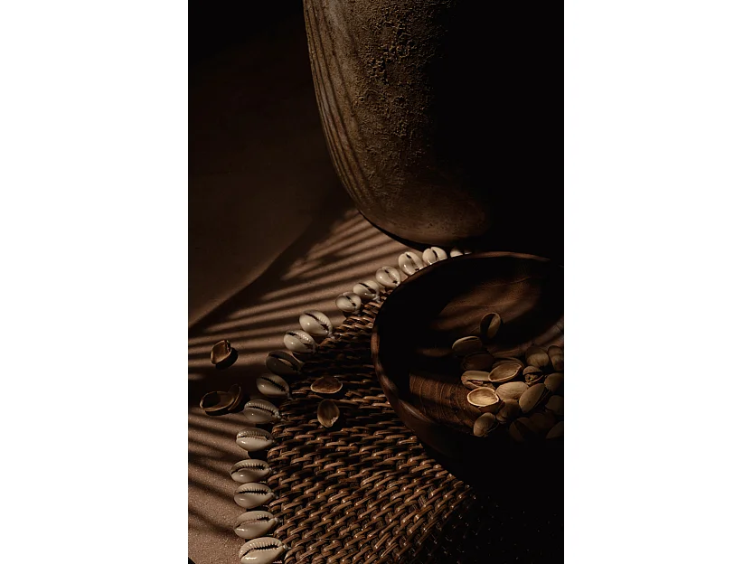The Colonial Shell Placemat - Natural Brown