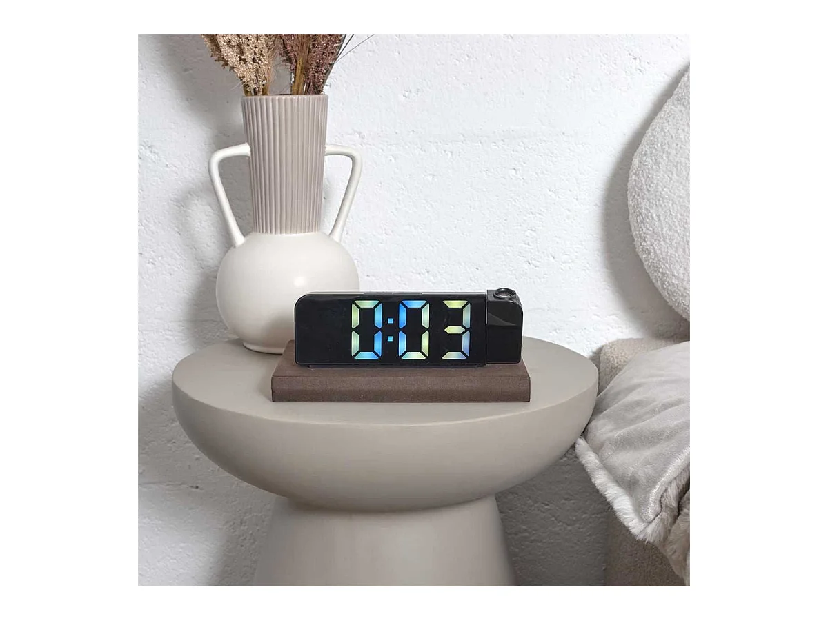 Réveil numérique avec projection de l'heure