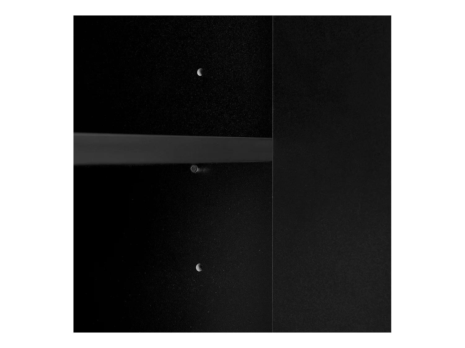 Dressoir 140x38x82 cm met lades en verstelbare tussenschotten. Gemaakt van zwart MDF, geschikt voor woonkamer en keuken.