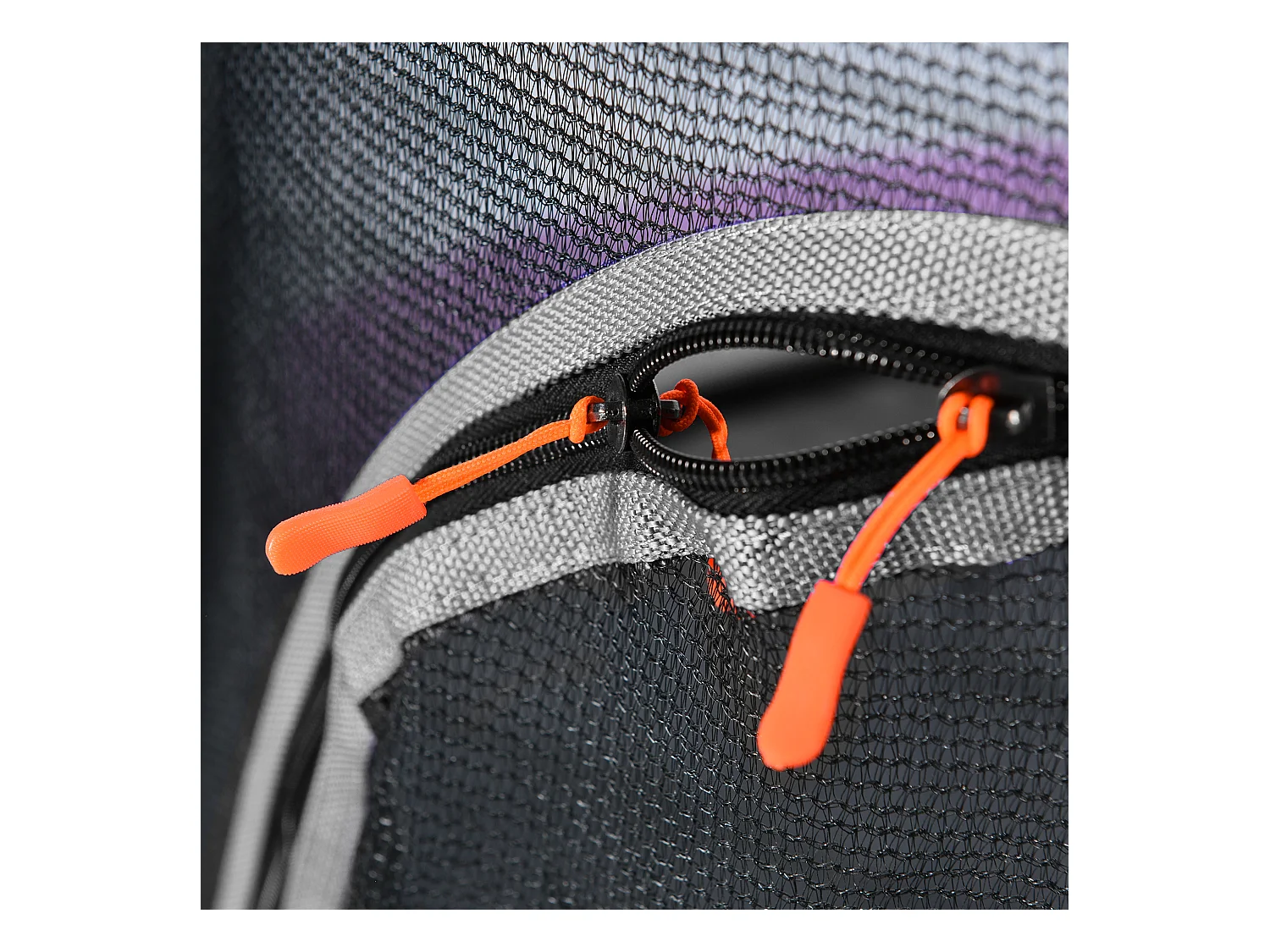 Trampoline extérieur 147x147x157cm Une housse de protection Cadre en acier Clôture Panier de basketball Matériel Steel couleur Gris