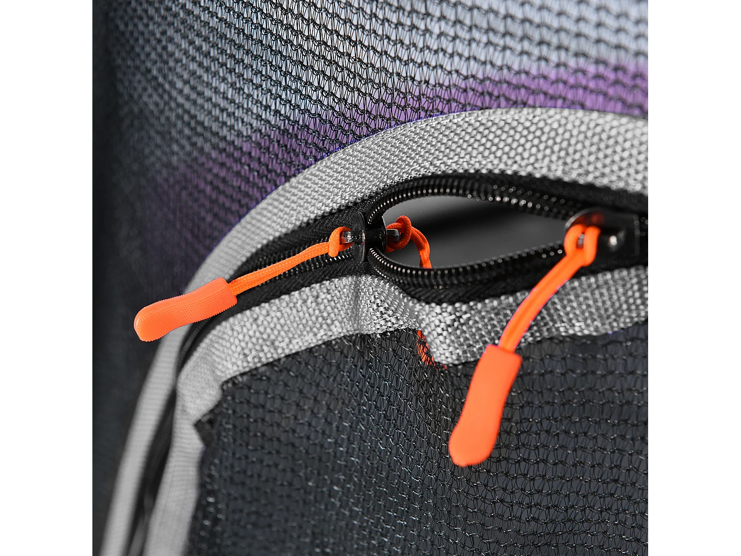 Trampoline extérieur 147x147x157cm Une housse de protection Cadre en acier Clôture Panier de basketball Matériel Steel couleur Gris