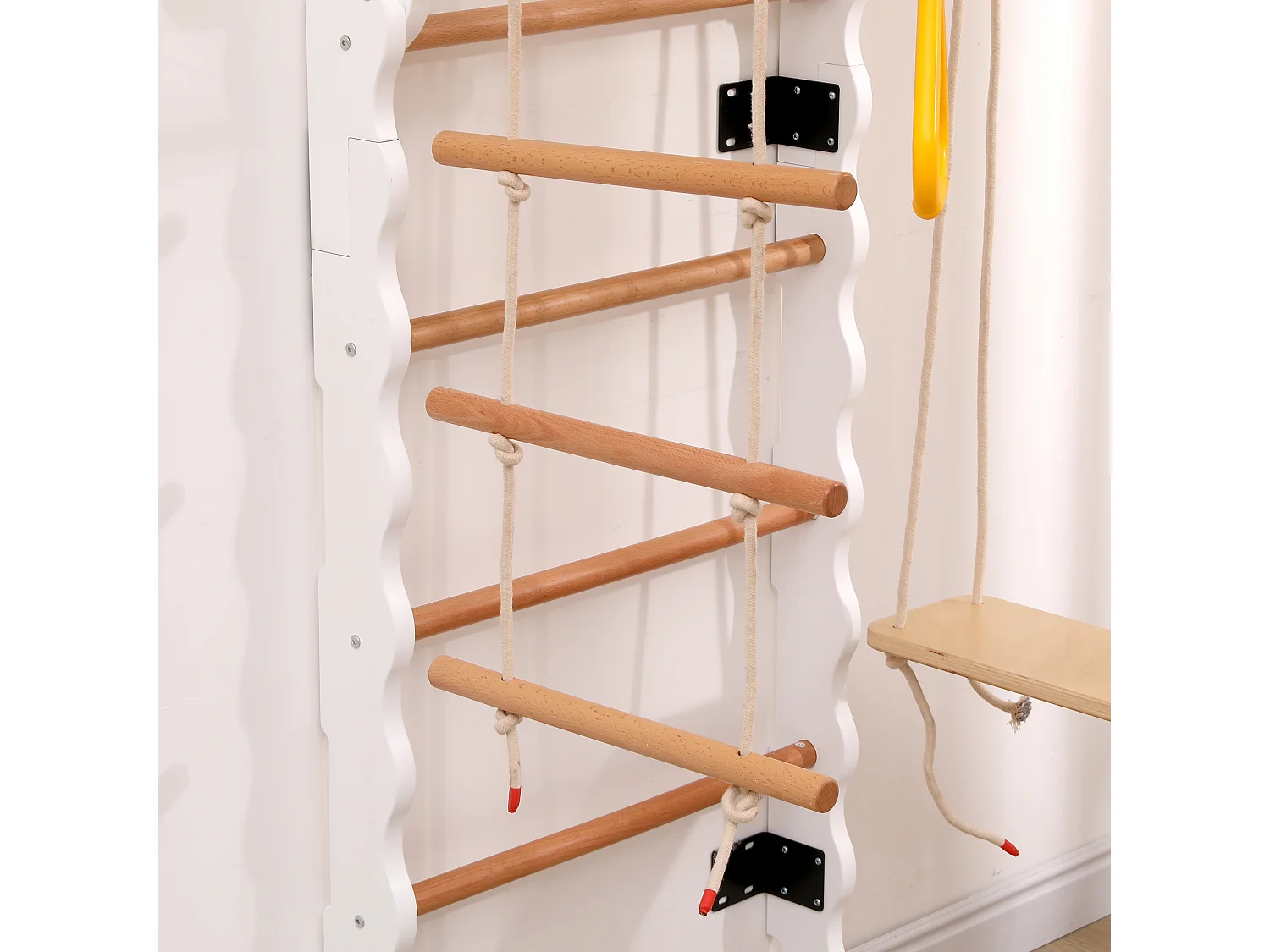 Toboggan enfant 6 en 1 60x60x199 cm avec structure d'escalade et balançoire matériau en bois Couleur naturelle pour salon