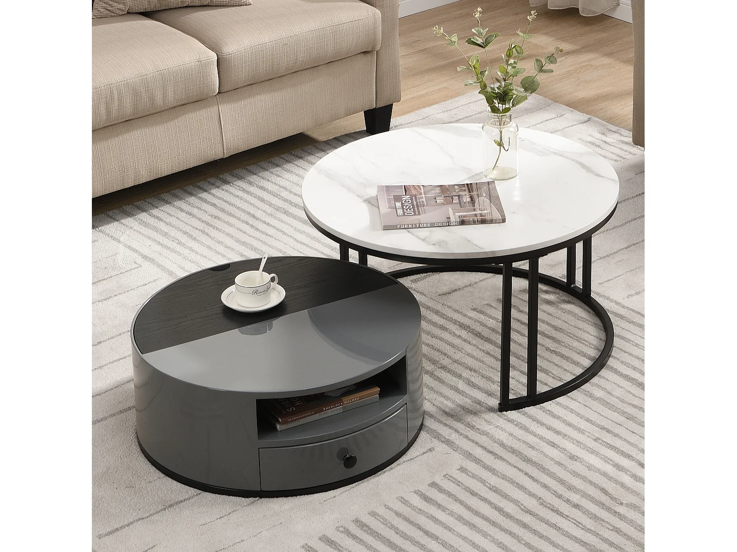 Set van 2 in elkaar passende salontafels met glanzende marmeren afwerking en opbergruimte in zwart en grijs PVC elegant voor de woonkamer