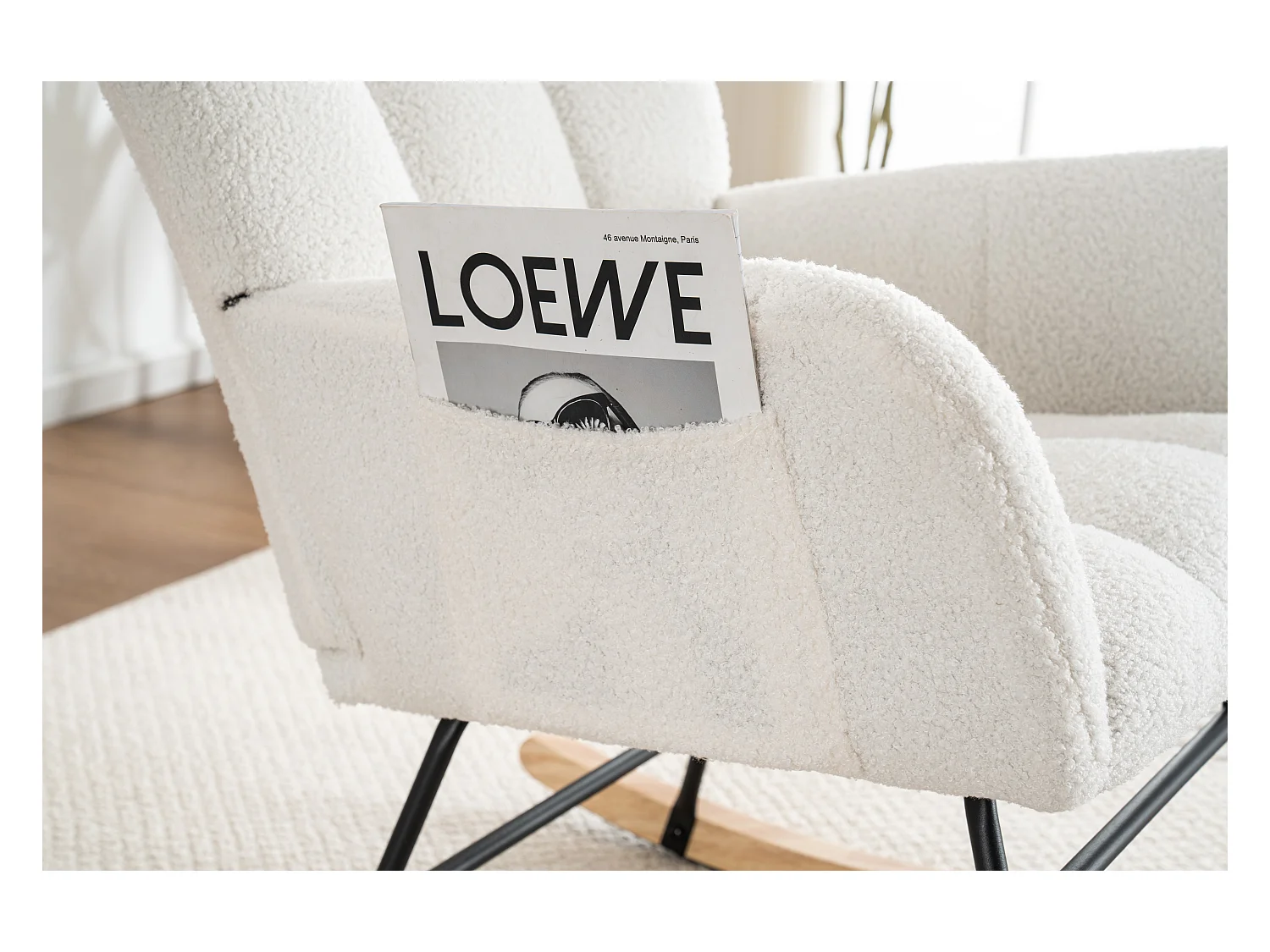 Fauteuil à bascule avec repose-pieds accoudoirs cadre bois blanc pour salon