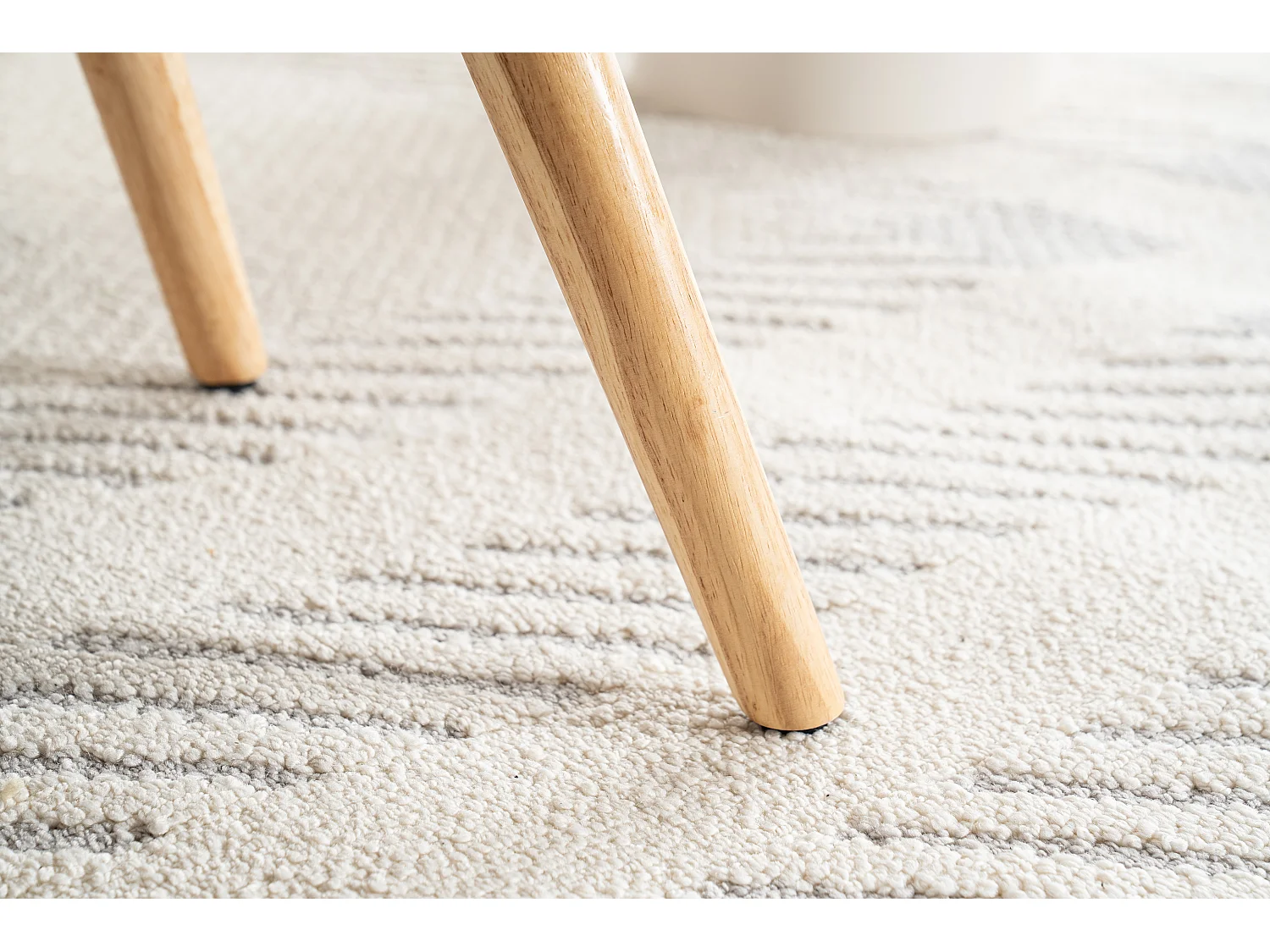 Fauteuil à bascule avec repose-pieds accoudoirs cadre bois blanc pour salon