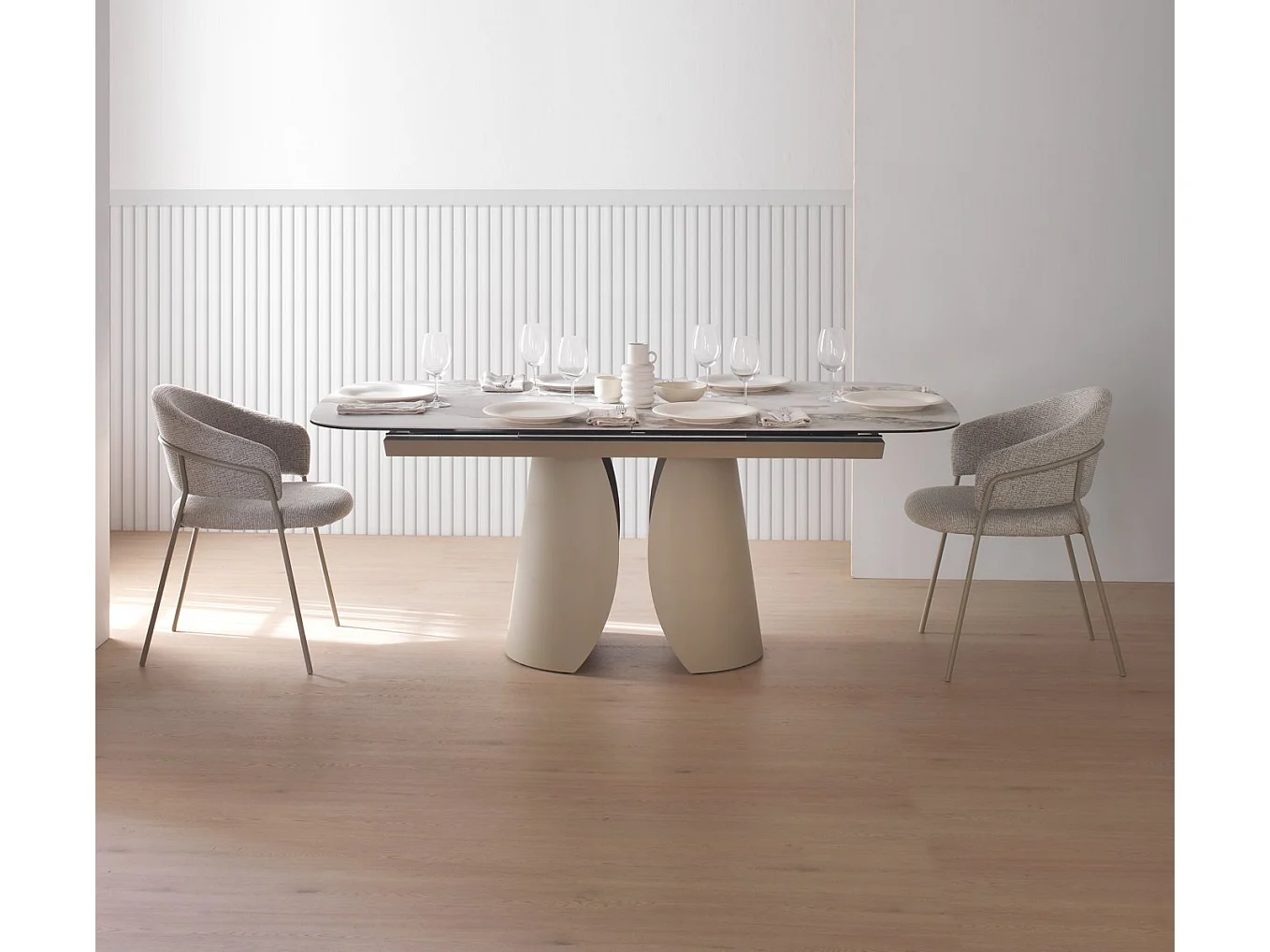 Pack de 4 sillones tapizados en chenilla color crema