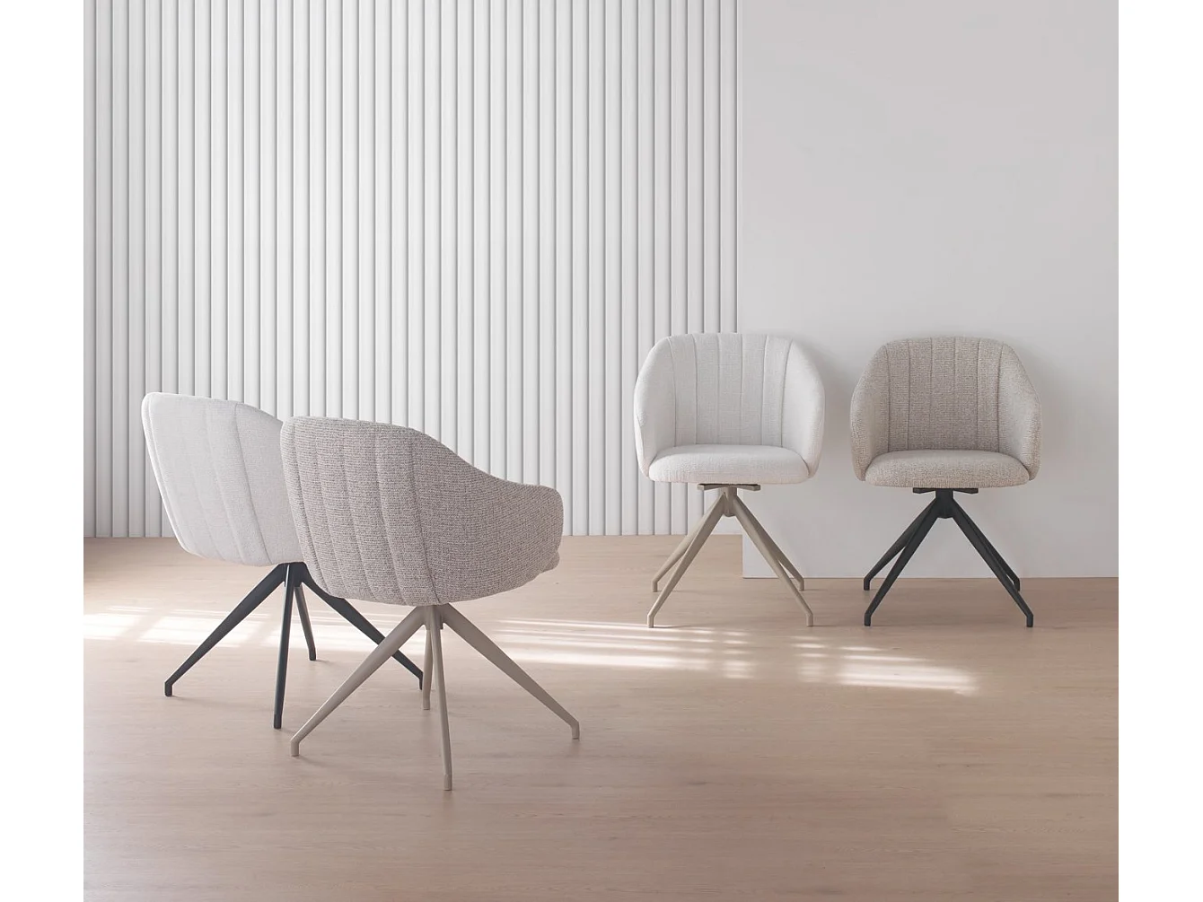 Set van 4 draaifauteuils gestoffeerd met crèmekleurige chenille