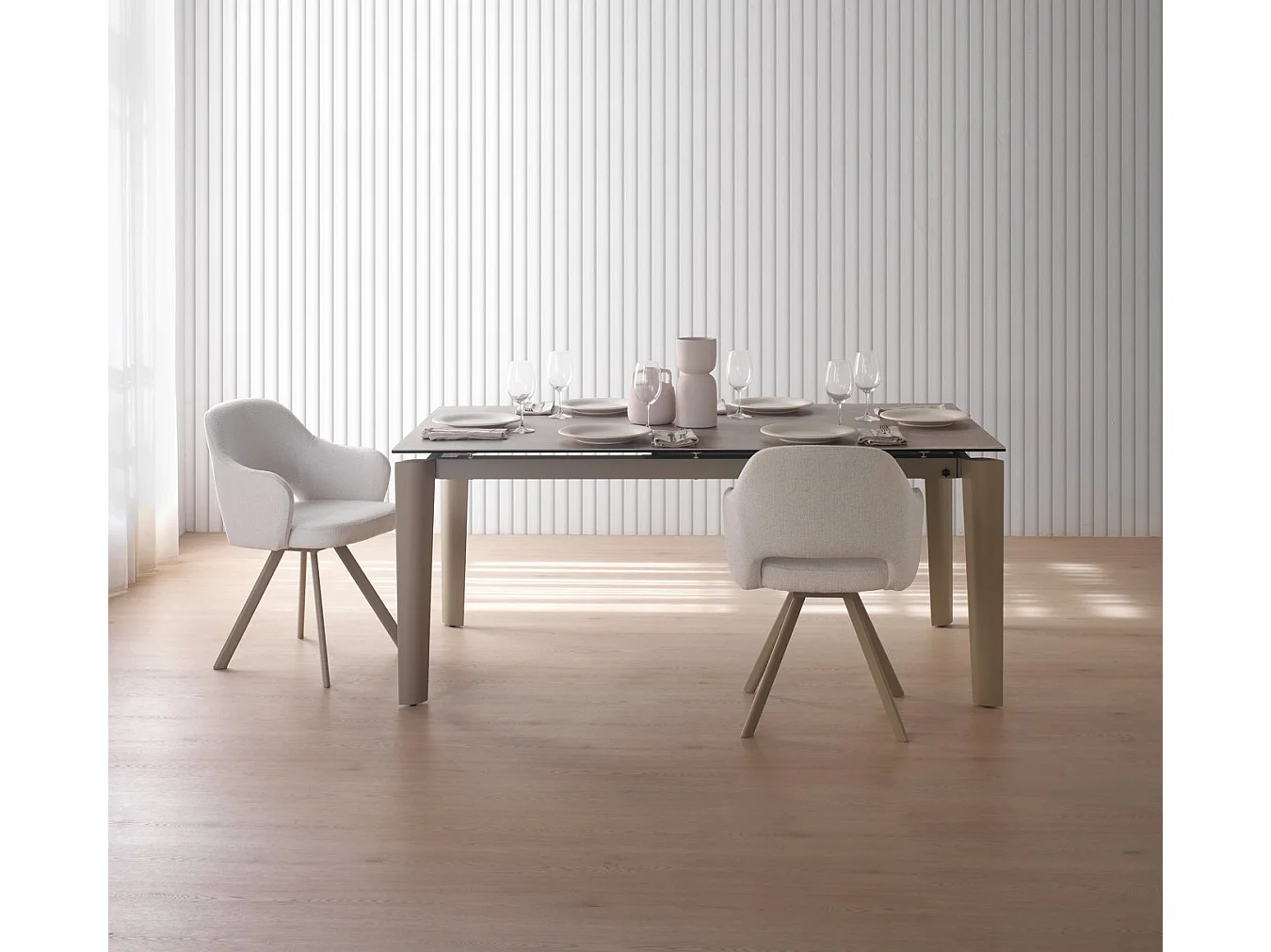 Set di 4 poltrone rivestite in ciniglia color crema