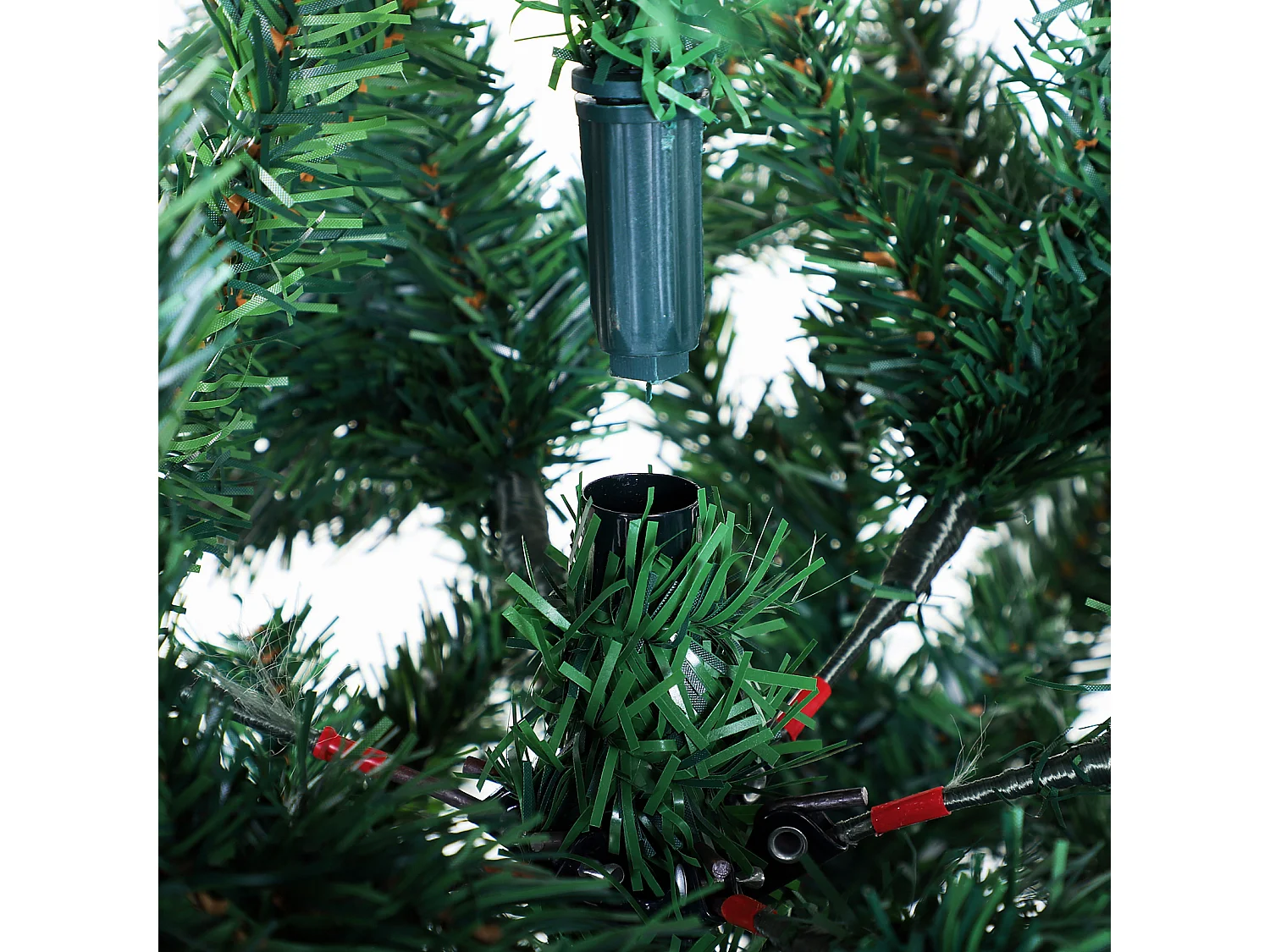 Albero di natale artificiale con rami rigogliosi in pvc verde