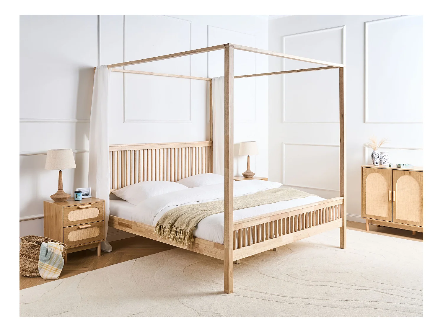 Lit à baldaquin Bois HARFLEUR 180 x 200 cm Marron clair