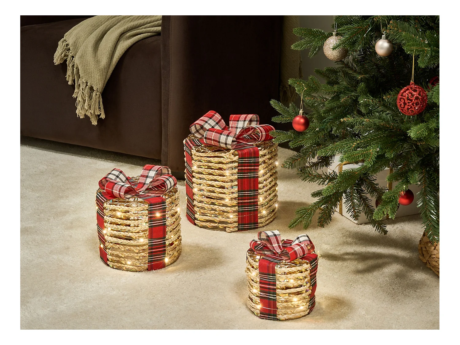 Lot de 3 décorations de Noël LED VEJLEN Cadeaux de Noël 20/25/30 cm Beige