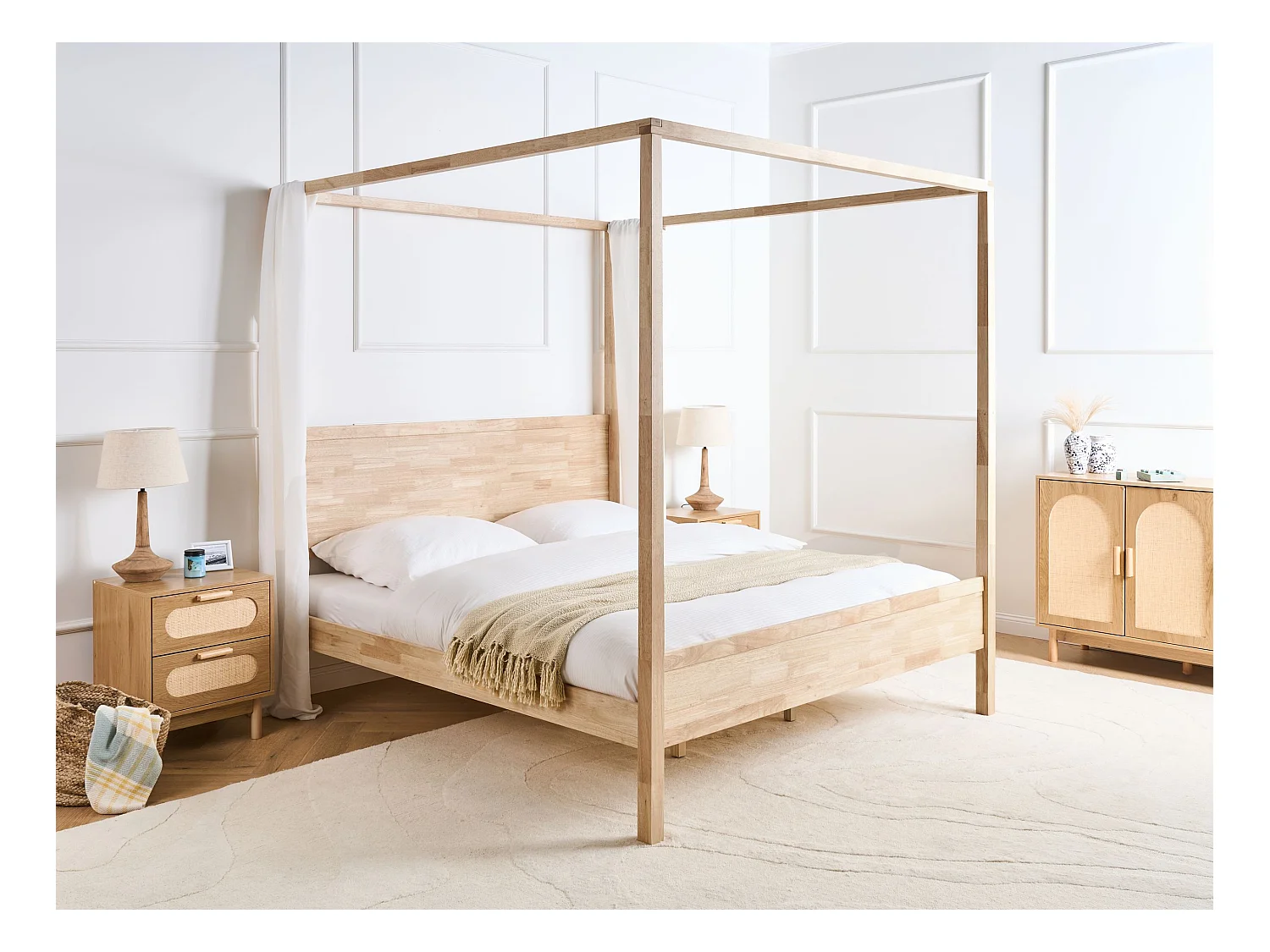 Lit à baldaquin Bois HAUTERIVES 180 x 200 cm Marron clair