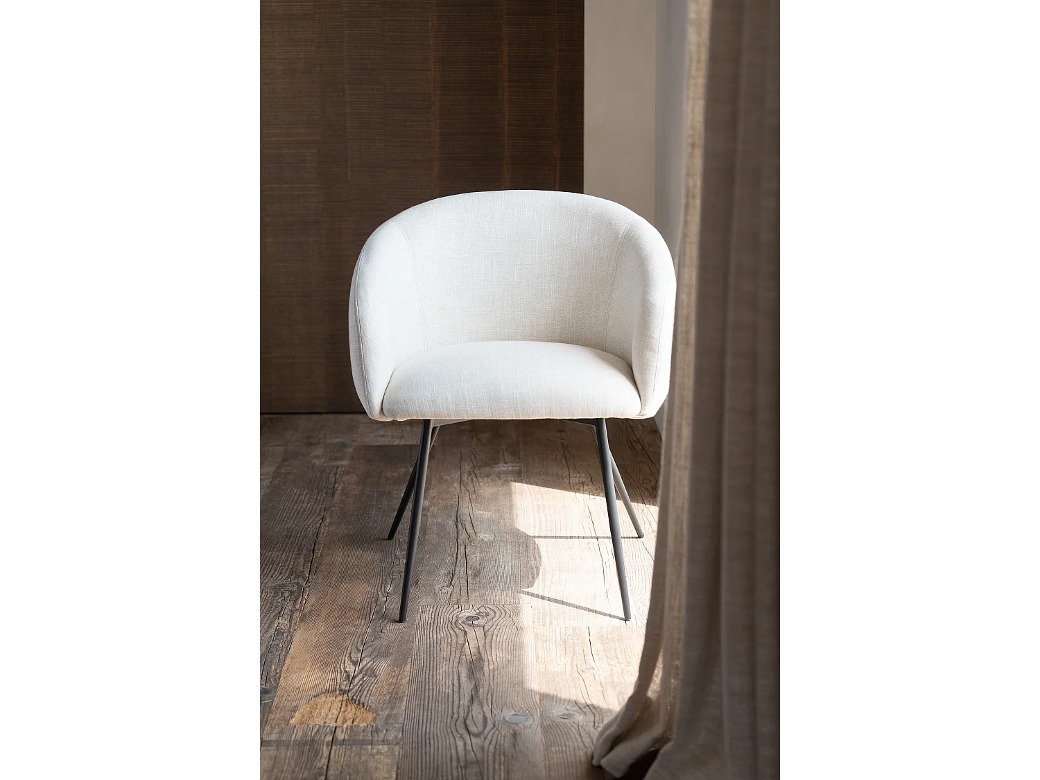 Chaise design WALES – Confort moderne en tissu et métal noir-Blanc cassé