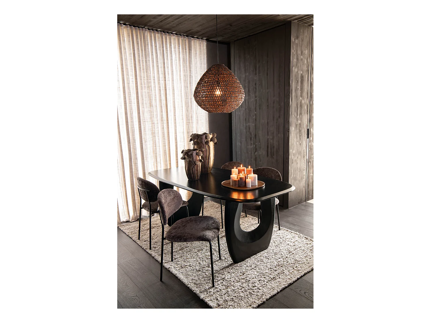 Chaise design AKOZ tissu doux et structure acier noir mat-Marron