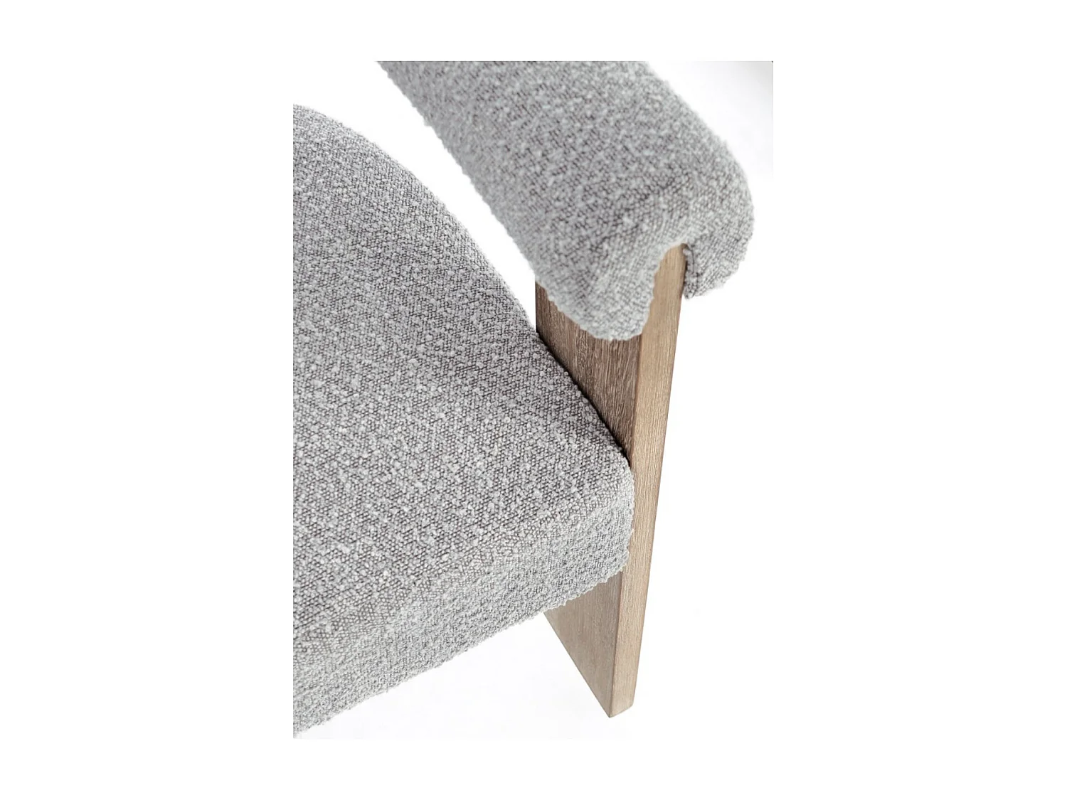 Chaise avec accoudoir en tissu bouclette et structure en bois – Modèle Agathy-Naturel/Gris