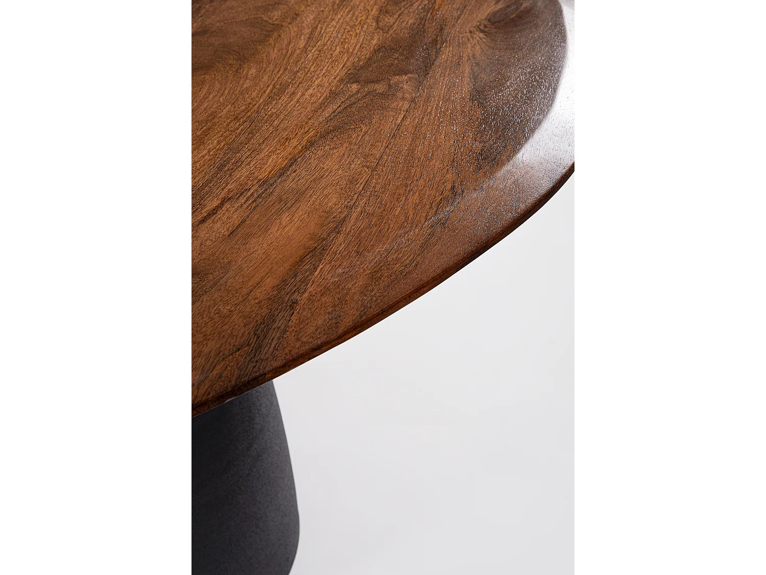 Table à manger BRAZO 140cm – Authenticité et design contemporain-Noir