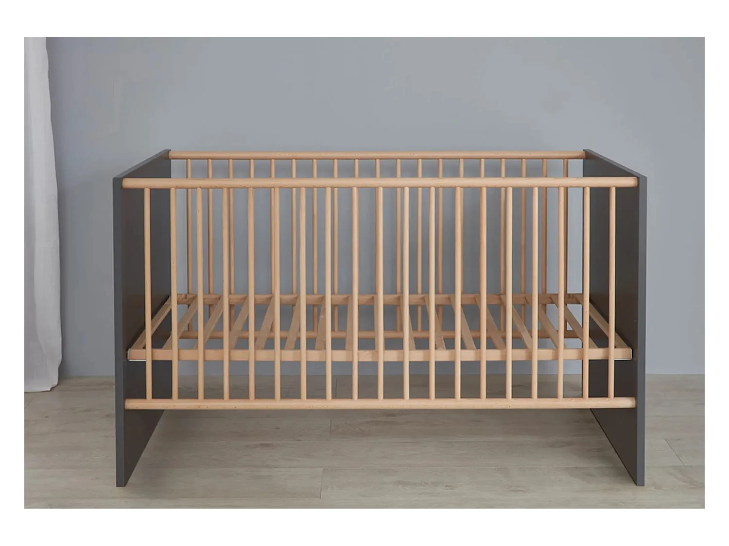 Lit à barreaux 70x140 mélaminé gris mat et bois clair Mathys