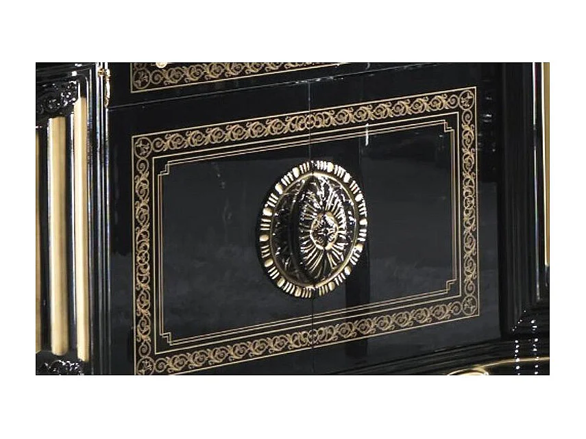 Aparador Lesly de 168 cm, 4 puertas y 1 cajón en madera lacada en negro brillante y dorado