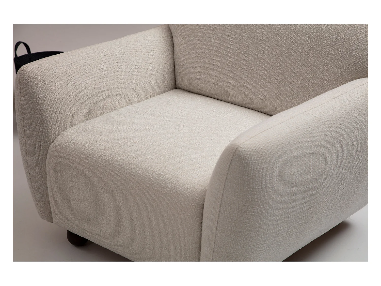 Fauteuil moderne tissu beige clair Kelly 90cm