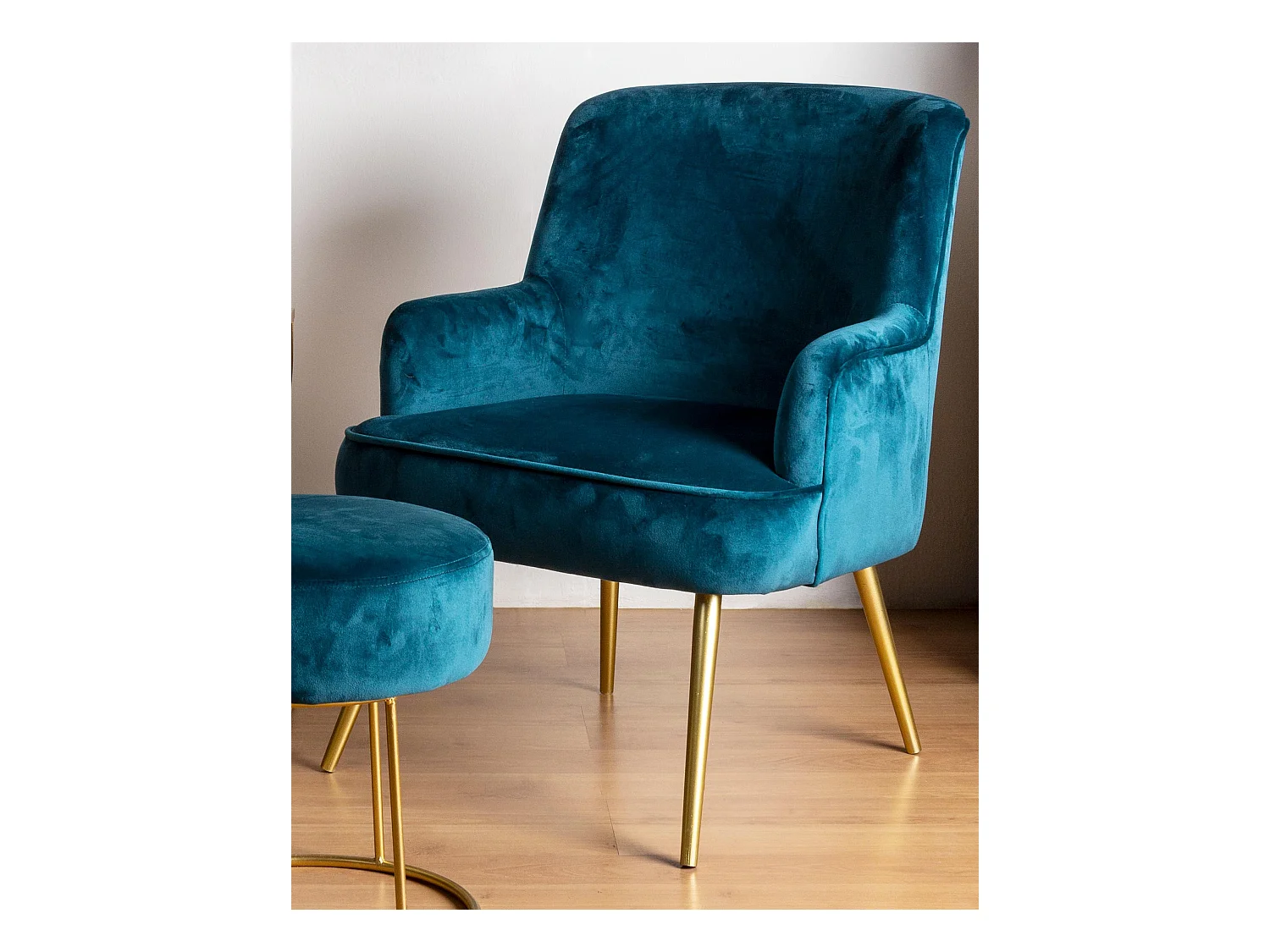 Fauteuil en polyester effet velours bleu Natan