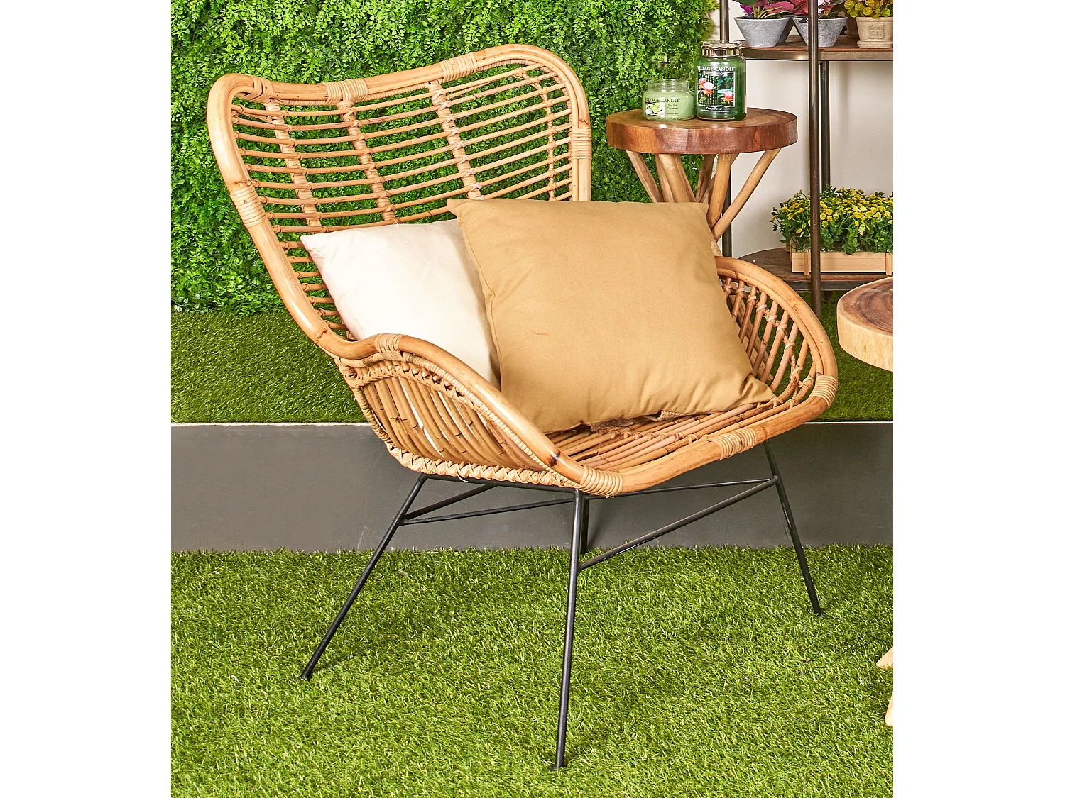 Fauteuil en rotin bois clair et pieds en acier Cassi - Lot de 4
