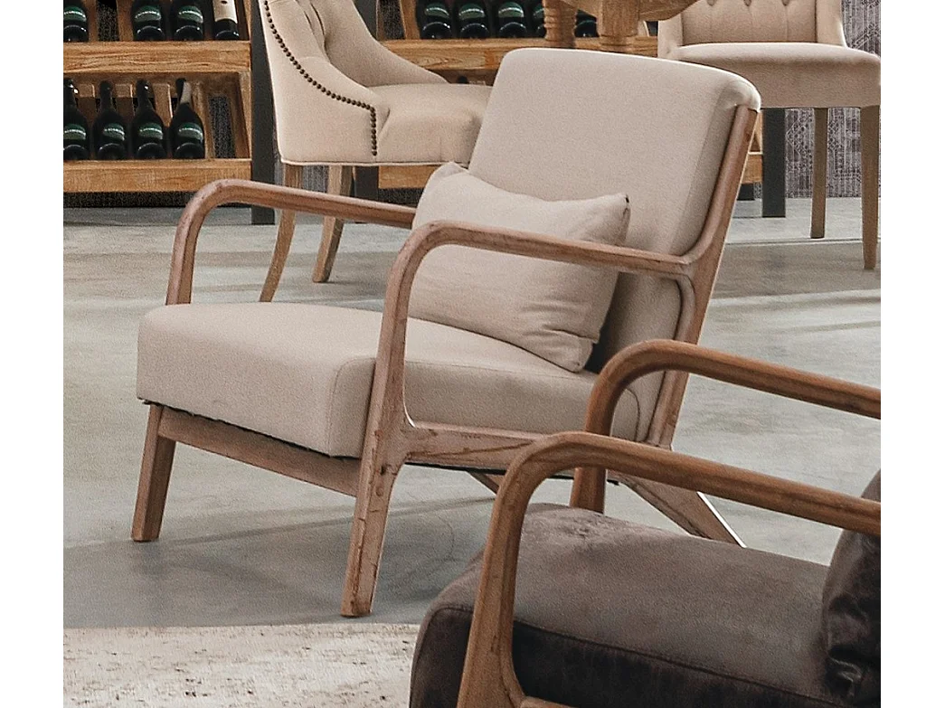 Fauteuil tissu beige clair et pieds en bois d'hévéa Silla