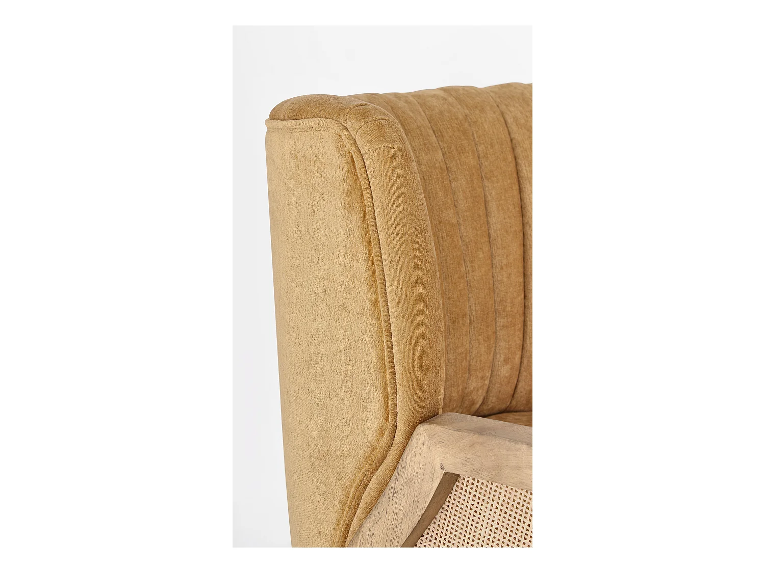 Rucha fauteuil van natuurlijk hout en rotan mosterdfluwelen zitting 64 cm