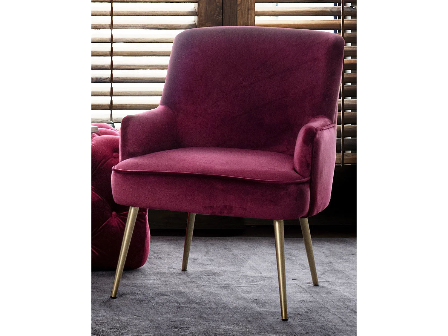 Fauteuil en polyester effet velours rose Natan