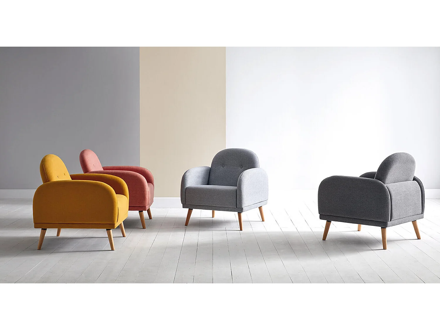 Fauteuil chic tissu gris clair et pieds bois clair BONKA