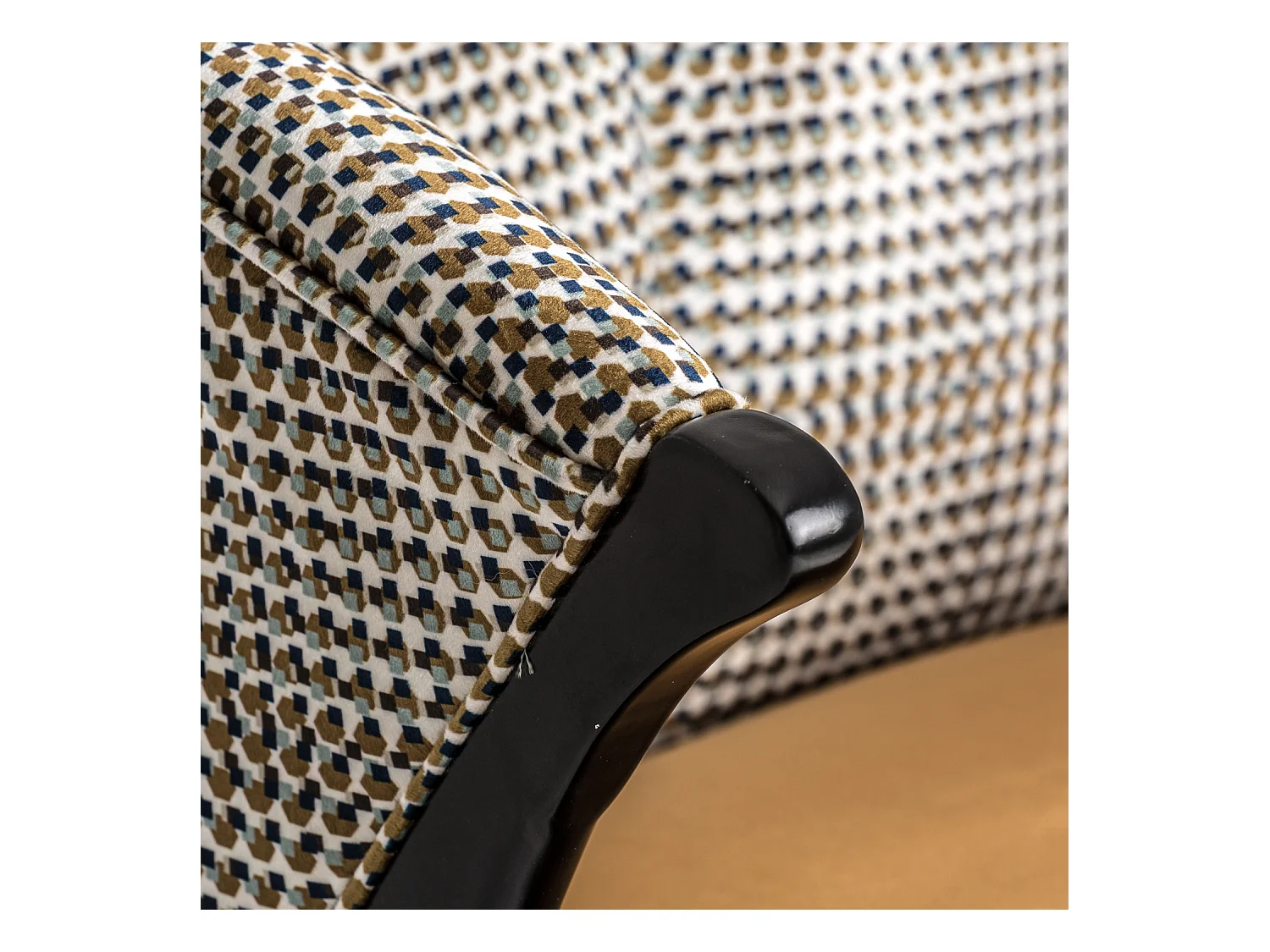 Sillón Bari 72 cm de terciopelo mostaza y madera de caucho negra