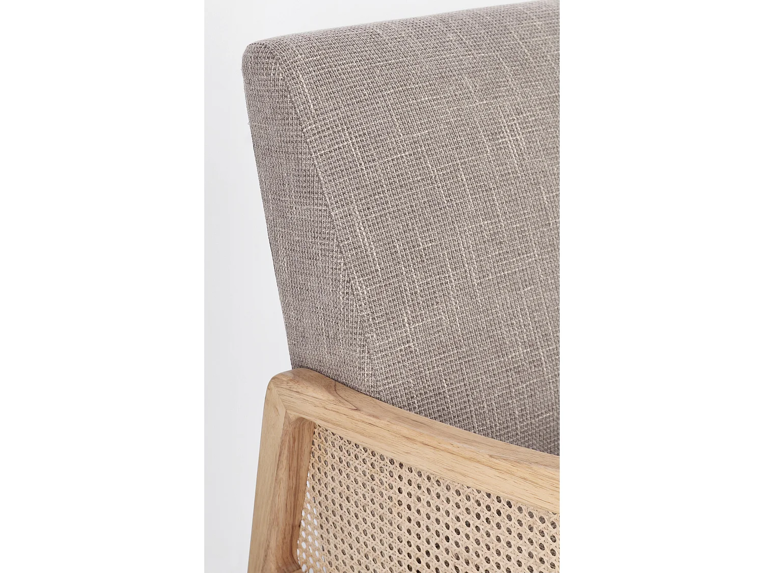 Fauteuil en bois de pin et rotin assise tissu gris Denvar 68cm