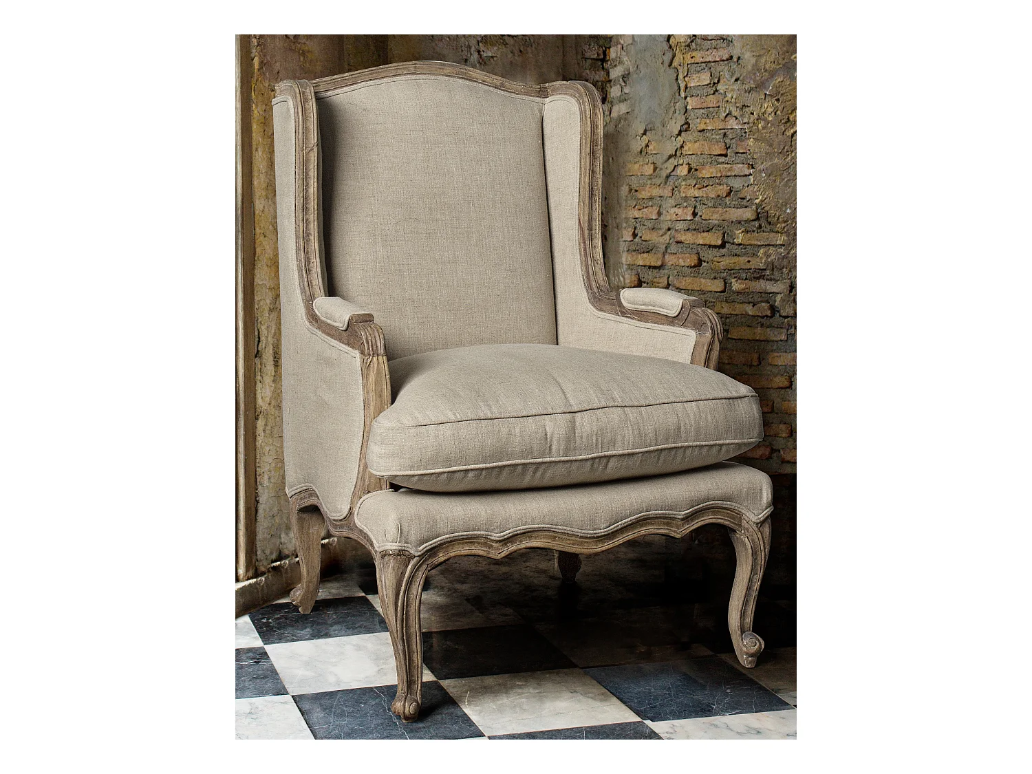 Fauteuil en lin beige et pieds en bois de manguier Mara